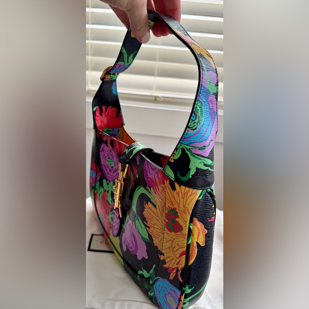 Gucci Bag - Picture 4 of 12